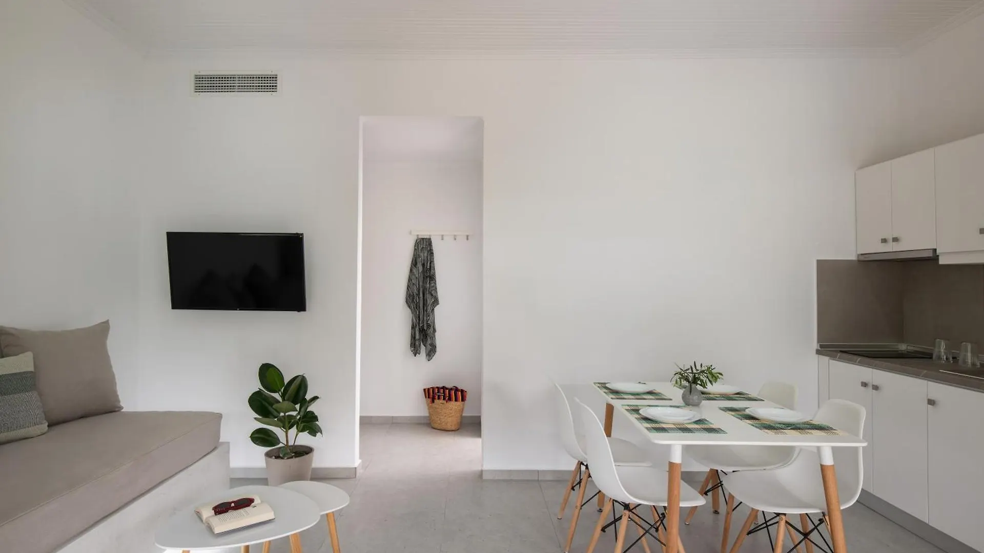 The Port Apartment Porto Koufo